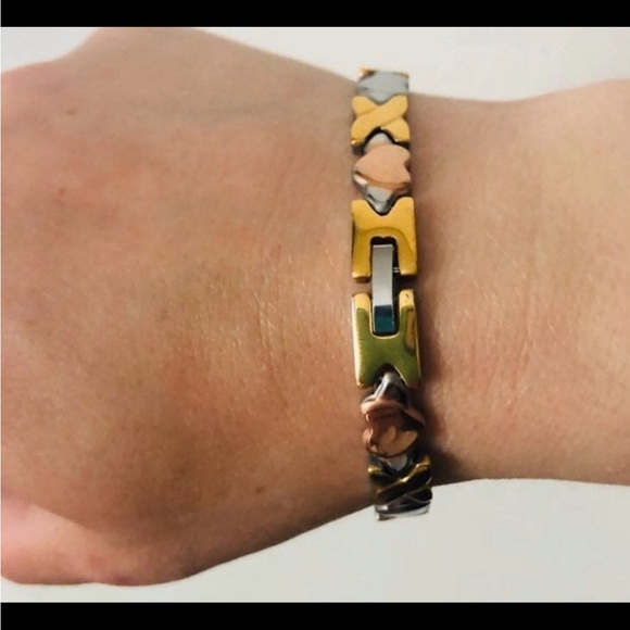 Brand NEW Tri-Color Gold XOXO Necklace Bracelet Jewelry Set - Picture 5 of 5